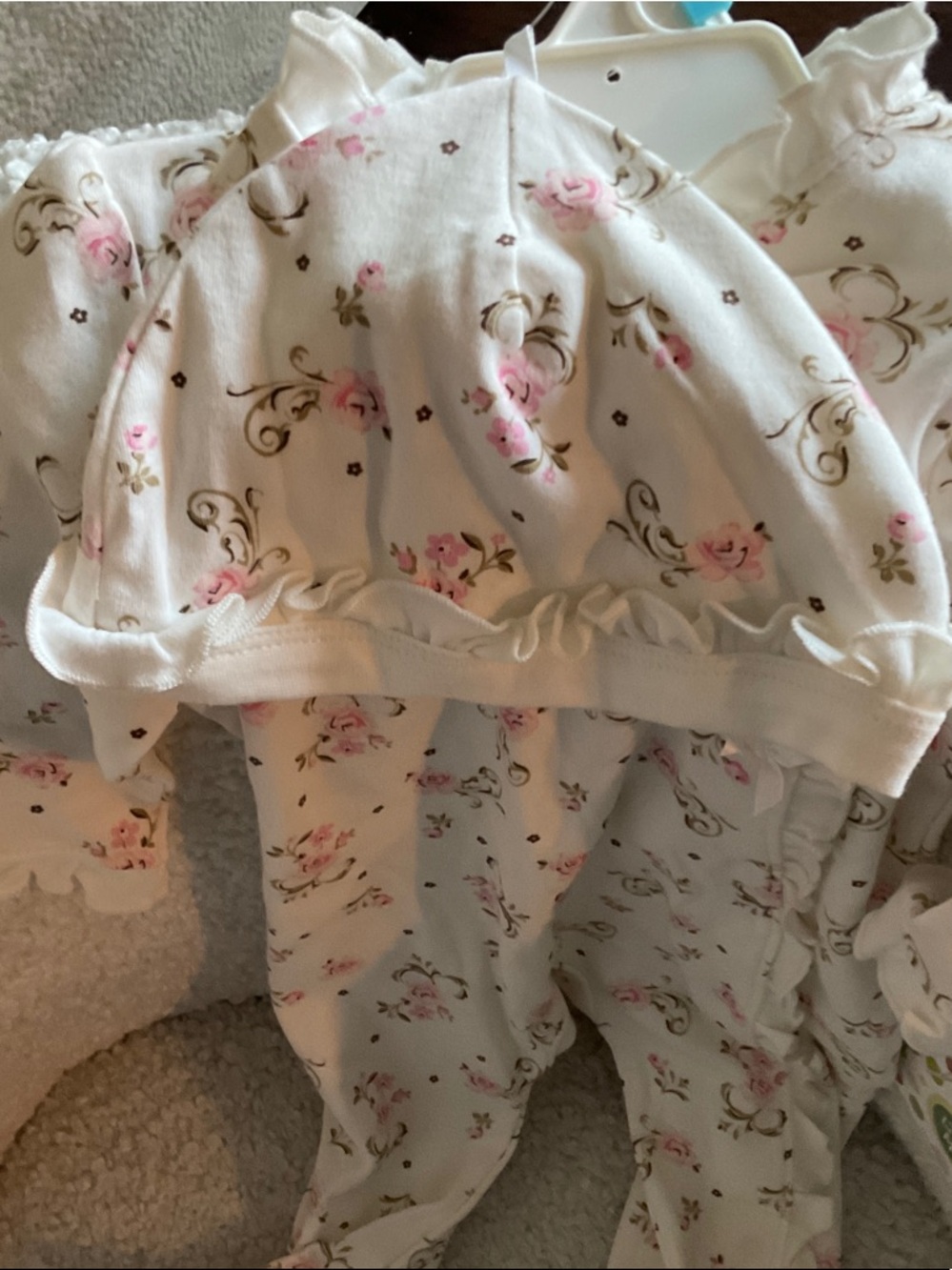 Cream Floral Baby One-Piece Footed Pajamas with Hat NWT - Picture 3 of 6